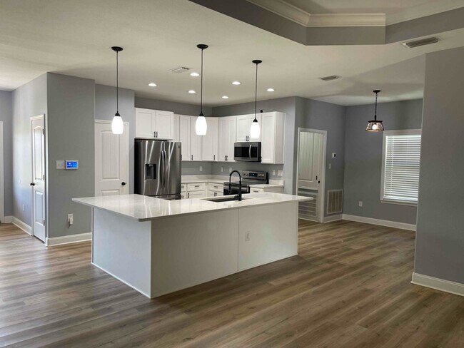 Building Photo - 10374 Sweet Bay Dr