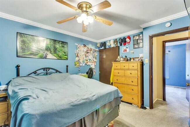 Building Photo - Fantastic 3bd/2ba home! Let yourself in!