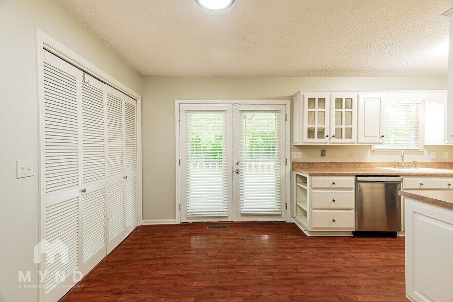 Building Photo - 6717 San Moore Dr