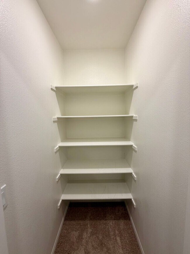 Building Photo - Solar Powered 4 Bedroom 3.5 Bath Sagewood Home with Private Casita & 3 Car Garage