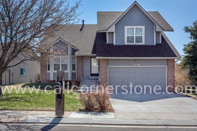 Building Photo - 940 Royal Crown Ln
