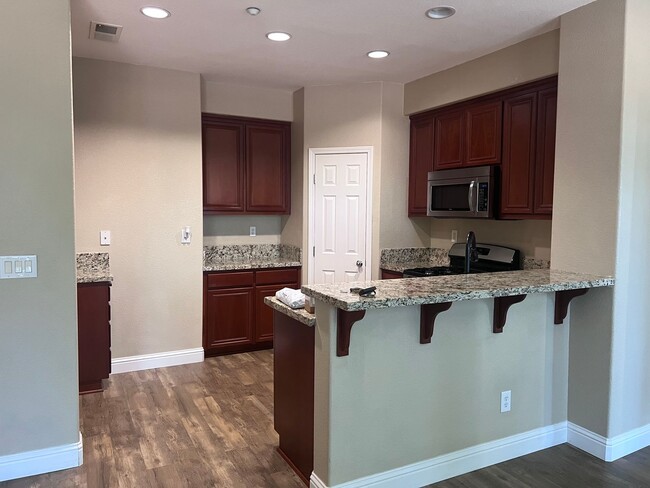 Building Photo - Coppergate Townhome