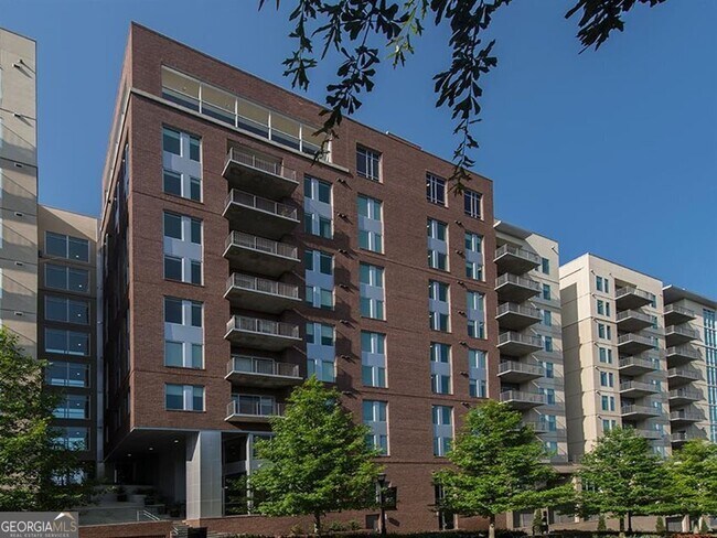 Building Photo - 2144 Peachtree Rd NW