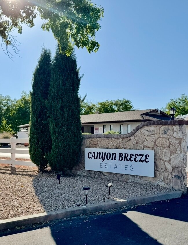 Building Photo - 1150 W Red Hills Pkwy