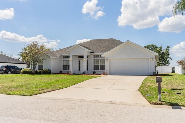 Building Photo - 233 Towhee Rd