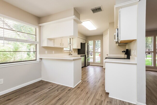 Building Photo - 2210 Dristone Dr