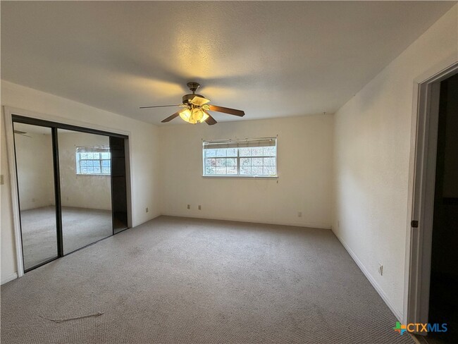 Building Photo - 200 Peggs Pl