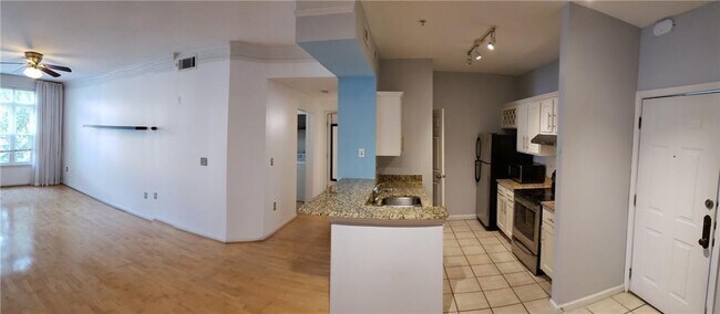 Building Photo - 955 Juniper St NE