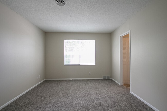 Building Photo - 10724 W 88th Terrace