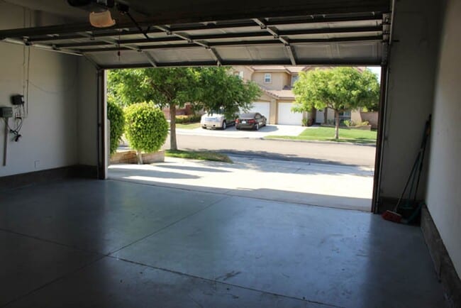 Building Photo - Beautiful 3 Bedrooms 2 Baths Home located in Rancho Cucamonga.