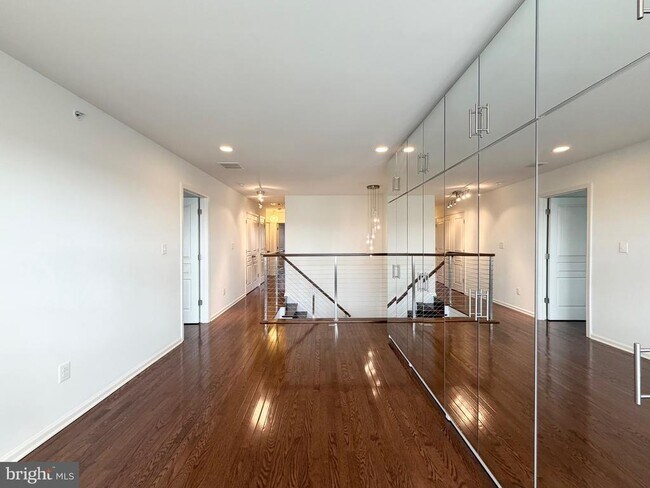 Building Photo - 308 Roarks Trail