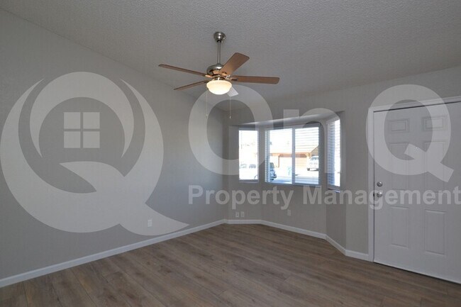 Building Photo - 3107 E Dolphin Ave