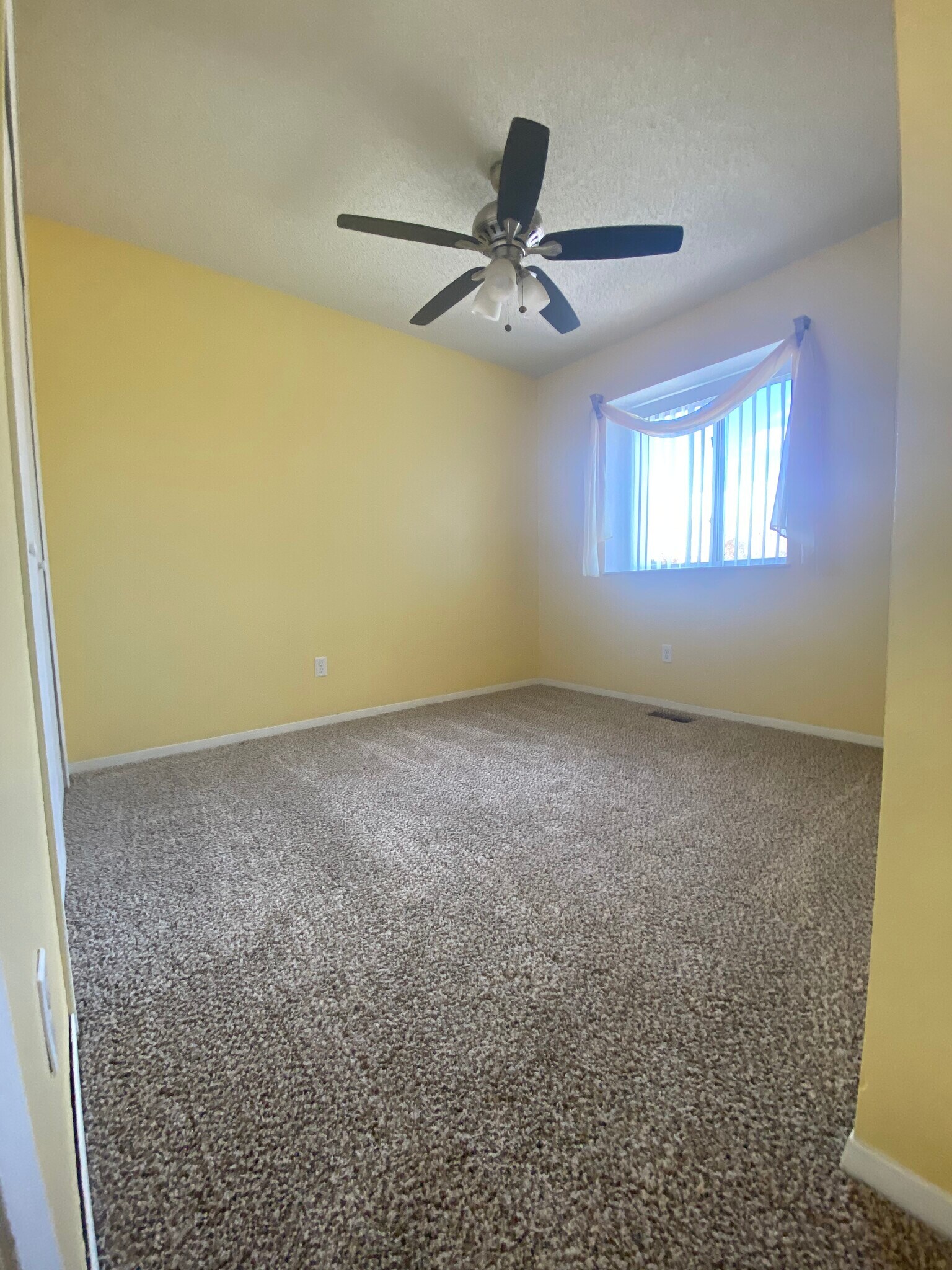 Building Photo - 325 Catalina Dr
