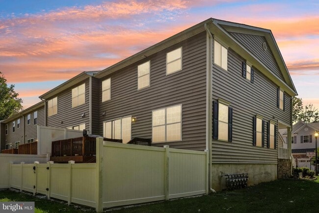 Building Photo - 206 Shields Ct