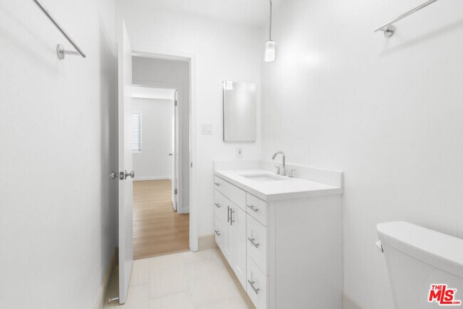 Building Photo - 1114 12th St