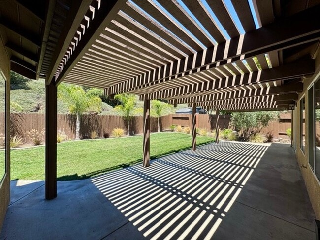 Building Photo - Available for LEASE! 3 bedroom 2 bathroom ...