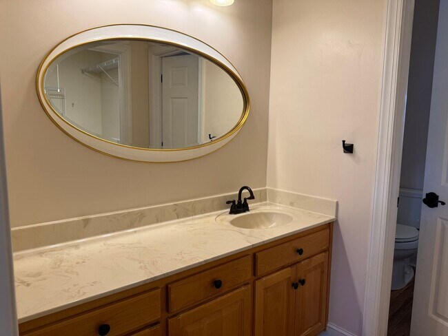 Building Photo - One Bedroom Condo in The Terraces of Denver!