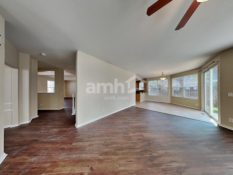 Building Photo - 13725 Kearney St