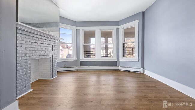 Building Photo - 126 N 14th St