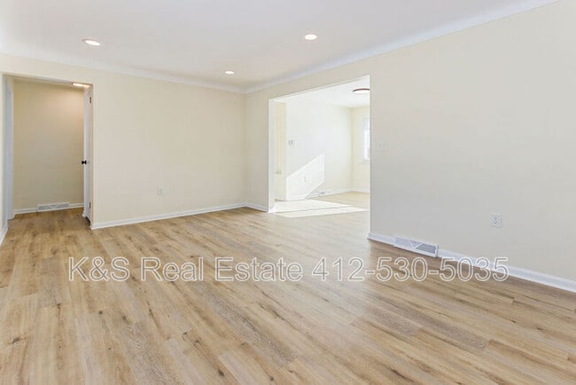 Building Photo - 1020 Grove St