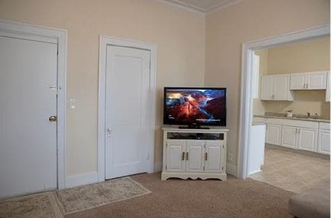 Building Photo - 401 2nd St E