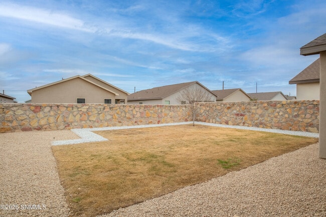 Building Photo - 4709 Elsinore Ave