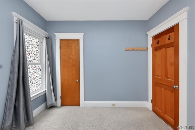 Building Photo - 8726 Point Ave