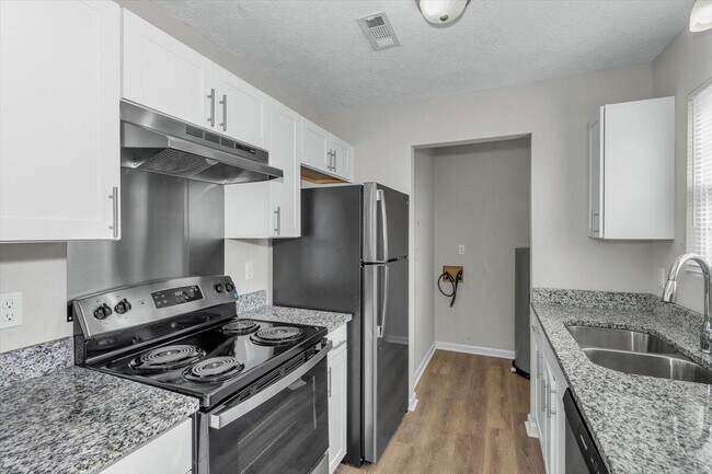 Building Photo - 2114 Vandivere Rd