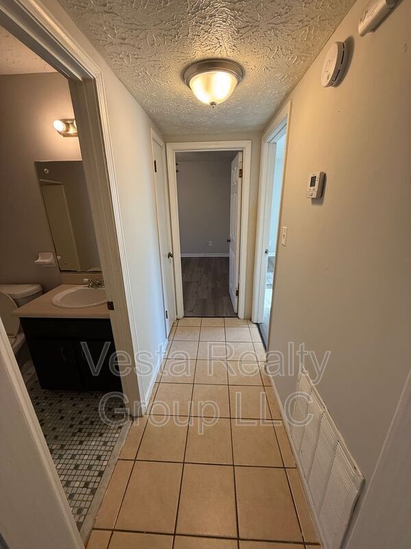 Building Photo - 250 Toby Springs Ln