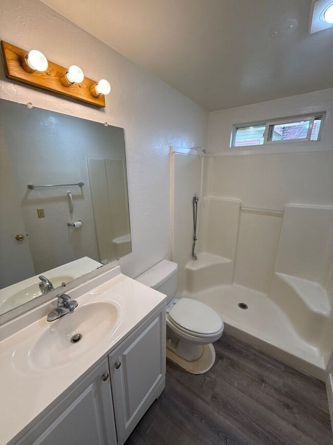 Building Photo - 1594 Tripp St SE