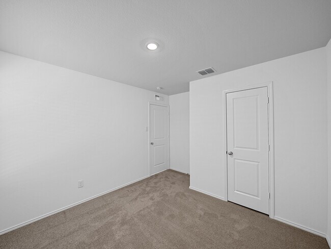 Building Photo - 14004 Birch Farm Dr