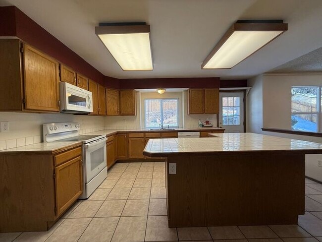 Building Photo - Beautiful Briargate Living: 5 Bedrooms, Walk-In Closets & 5-Piece Suite | Move-In Special: $500 O...