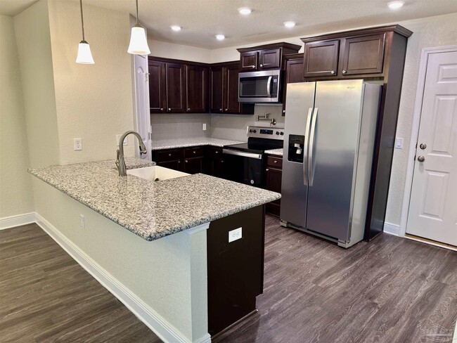 Building Photo - 5065 Peach Dr