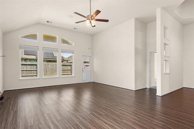Building Photo - 2701 Bayrose Dr