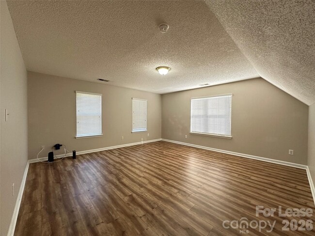 Building Photo - 5650 Berry Ridge Dr