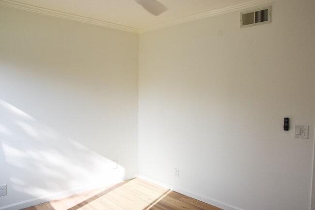 Building Photo - 3340 E Collins Ave