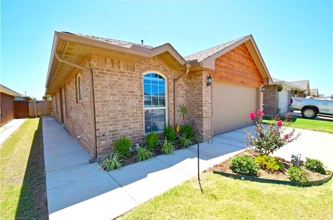 Primary Photo - 2324 NW 199th St