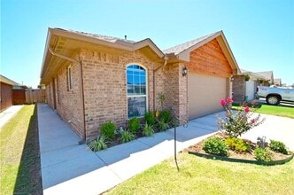 Building Photo - 2324 NW 199th St