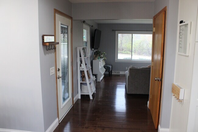 Building Photo - 5039 W Clayton Rd