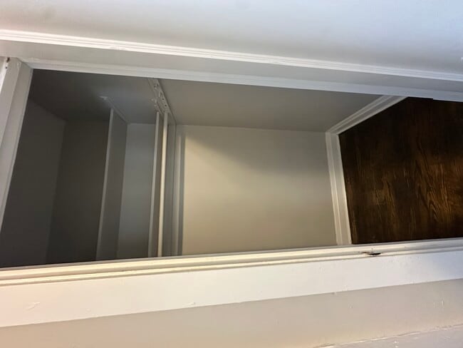 Building Photo - 6343 N Claremont Ave