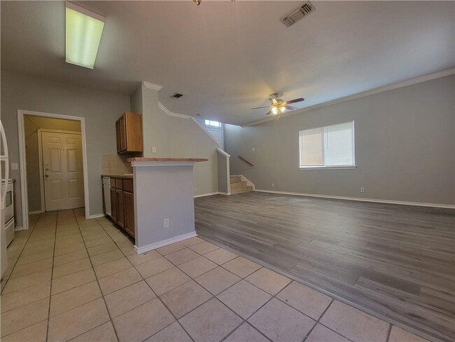 Building Photo - 1717 Matthews Ln