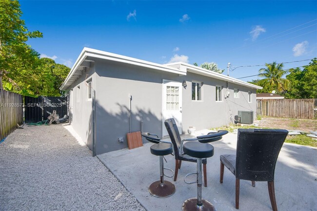 Building Photo - 3510 SW 39th St