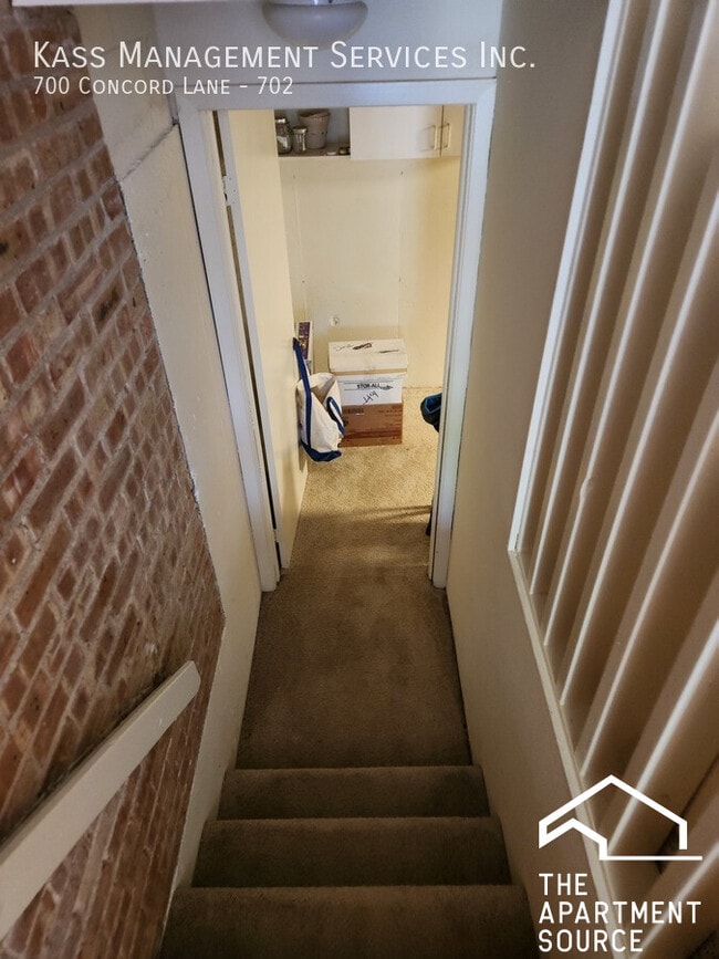 Building Photo - 700 Concord Ln