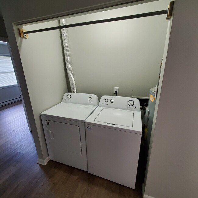 Laundry Room - 16420 Willow Ridge Trail