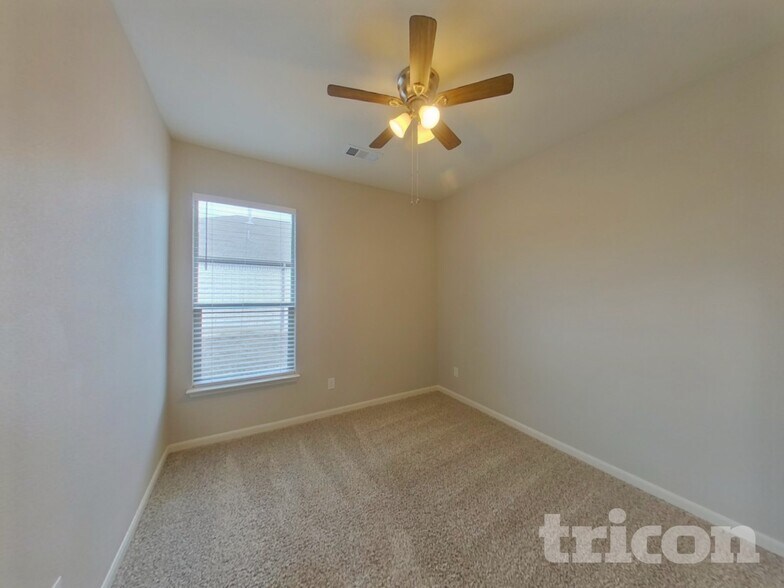 Building Photo - 304 Micah Ln