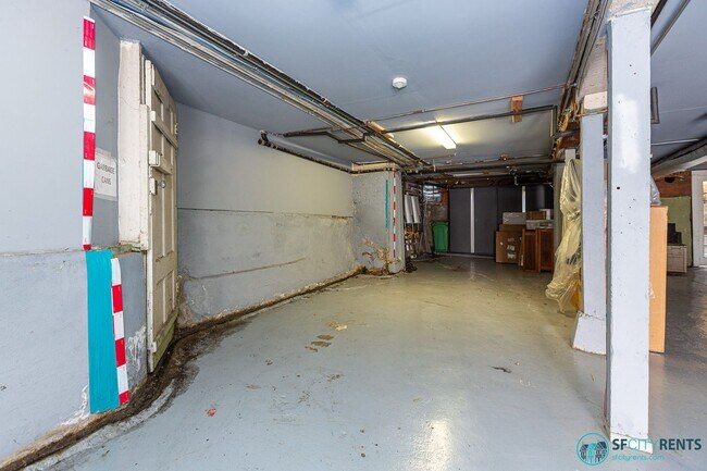 Building Photo - Castro: UNFURNISHED Top Floor Flat w/ Private Deck, W/D in unit & Garage Parking