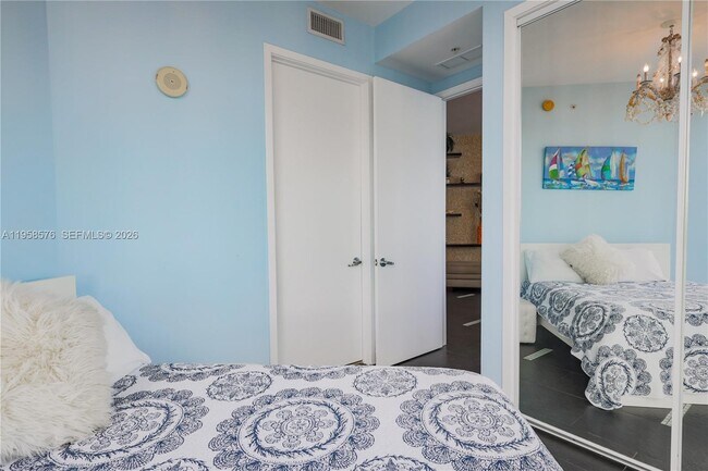 Building Photo - 18201 Collins Ave