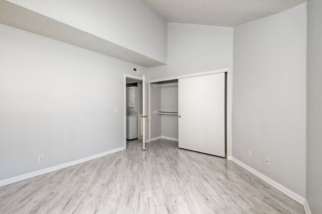 Building Photo - 1951 Swallow Ln