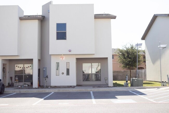 Primary Photo - 4101 Blue Quail Rd