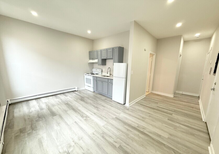 Building Photo - 63 Ruggles St